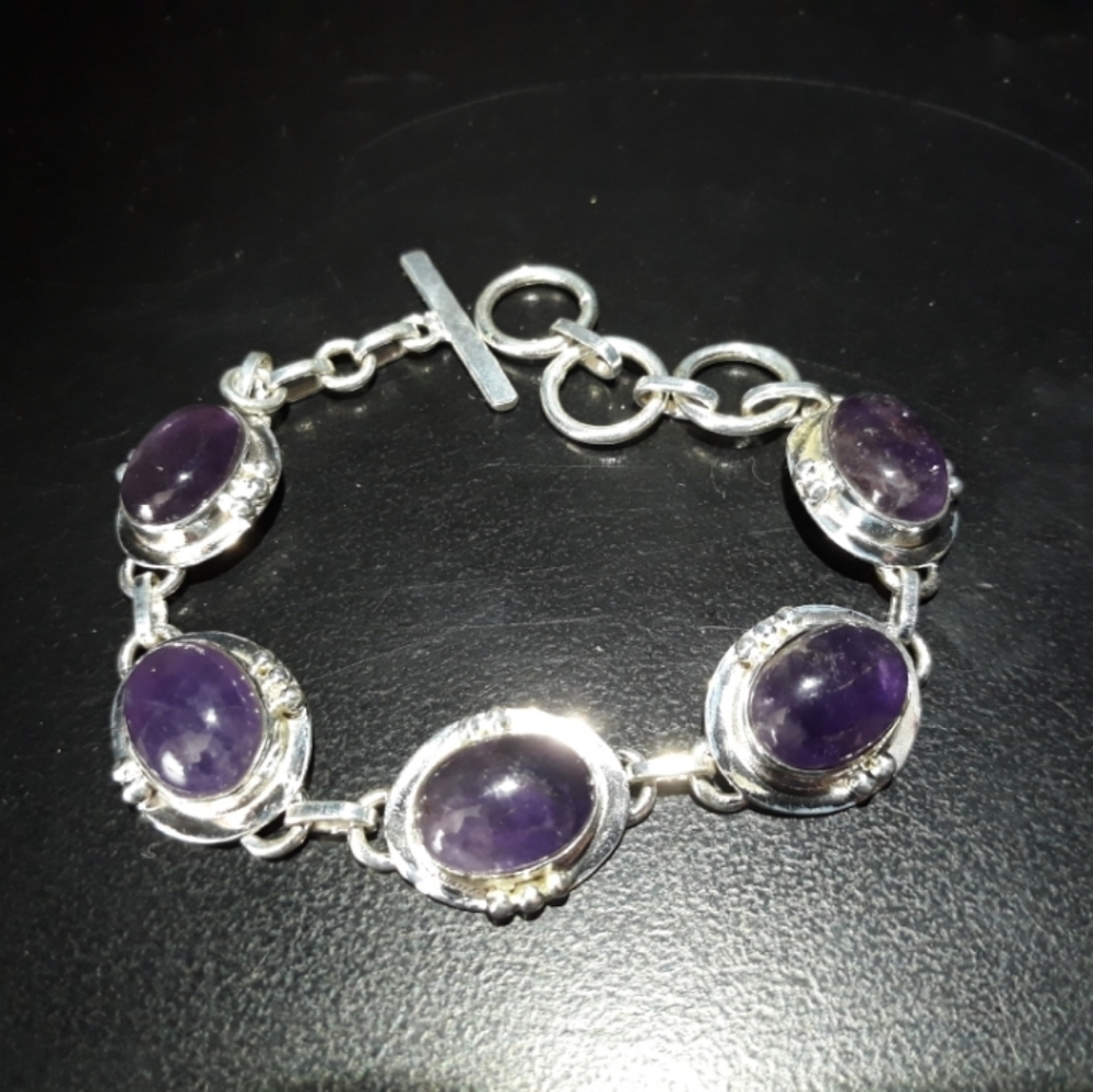 Genuine Amethyst Toggle Bracelet. R5